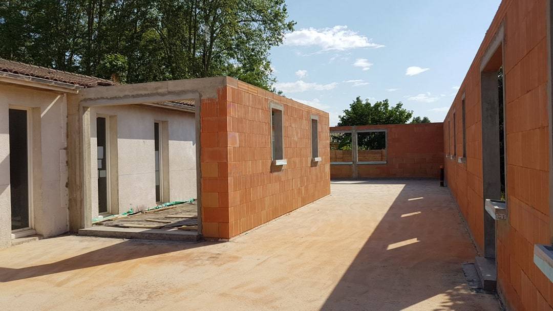 Photo montage mur extension de l'école de Virelade