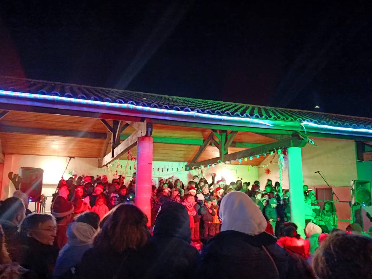 Photo spectacle des enfants de l'école de Virelade pour la Veillée de Noël